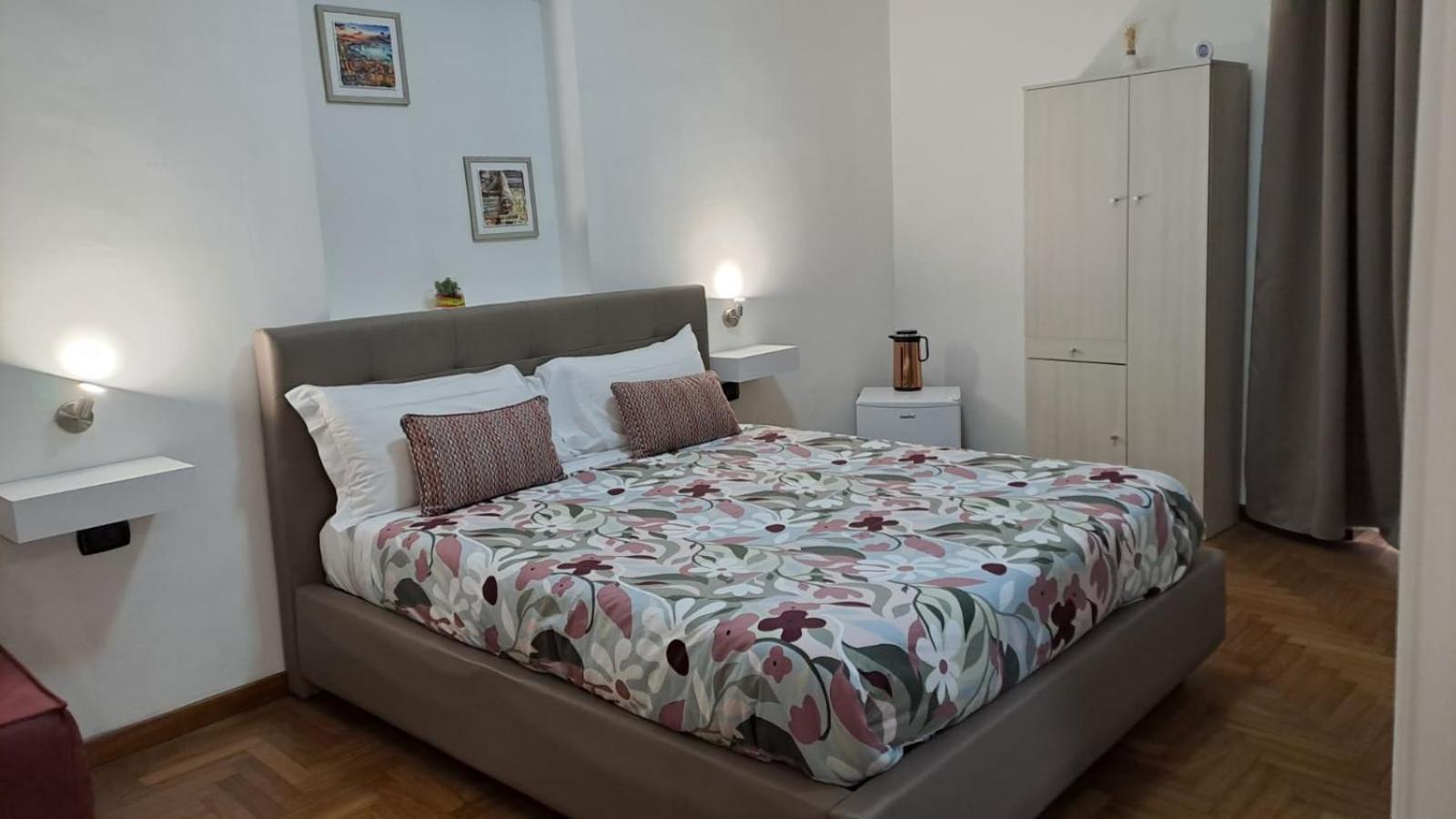 Royal Poerio Hotell Napoli Eksteriør bilde